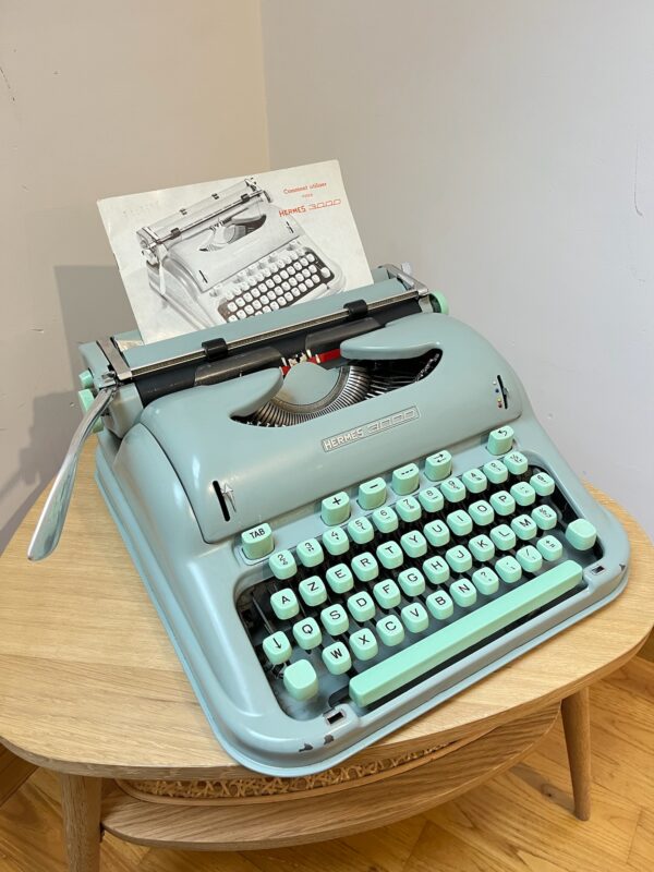 Machine à écrire Hermes 3000